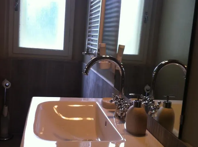 Acero Giallo Bed and Breakfast Πάρμα